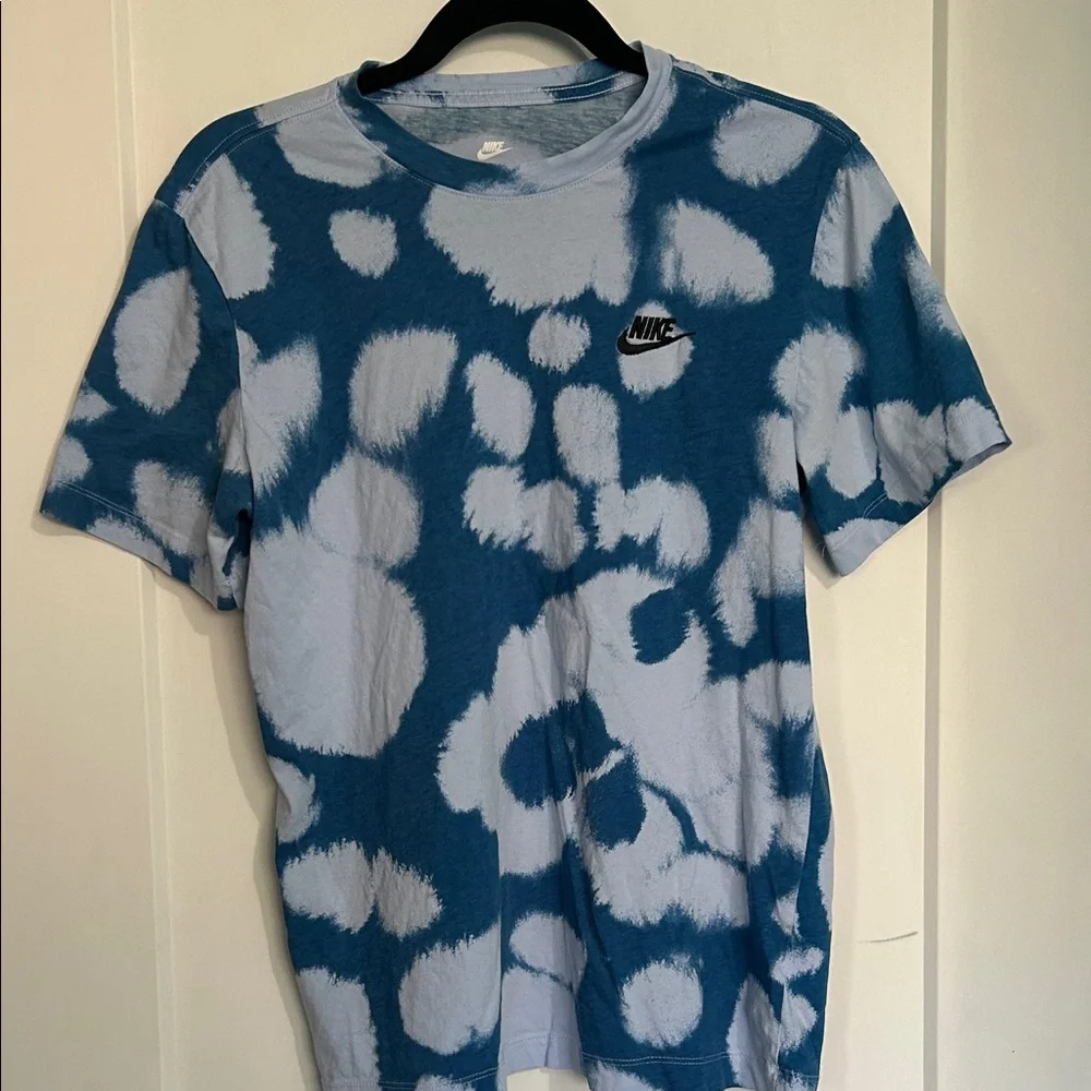 Nike Blue and White Tie-Dye T-Shirt sz: m
